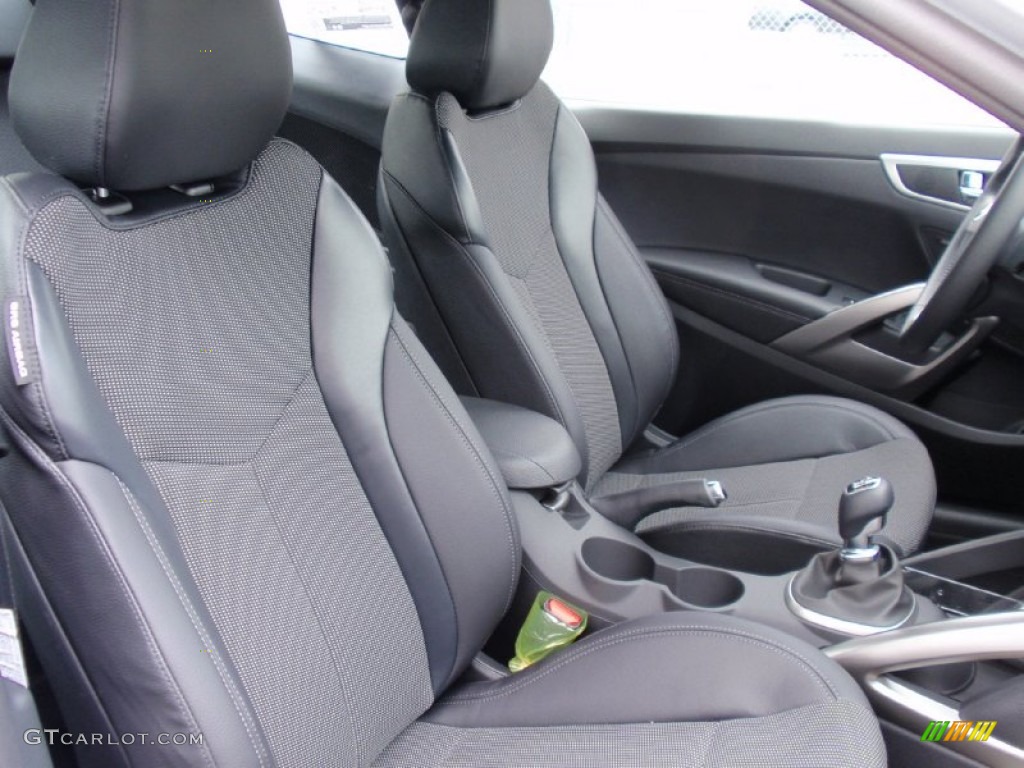 2014 Hyundai Veloster Standard Veloster Model Front Seat Photo #90520146