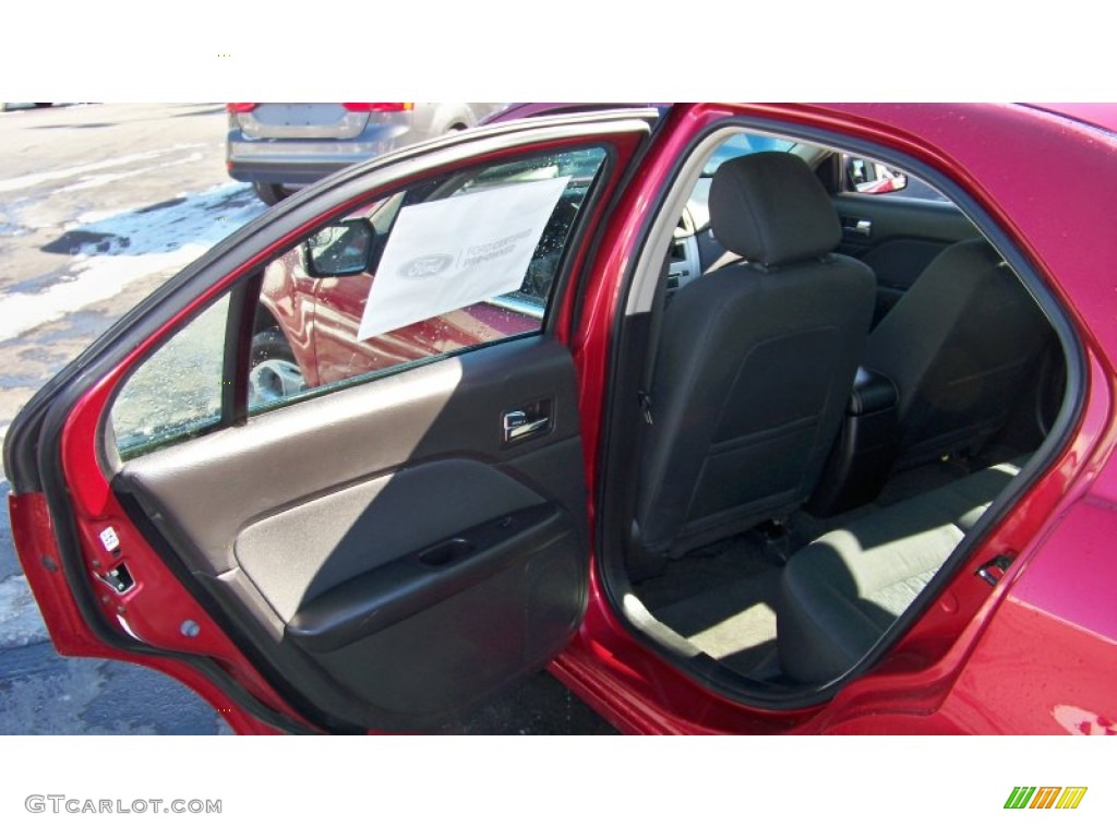 2011 Fusion SE V6 - Red Candy Metallic / Charcoal Black photo #15