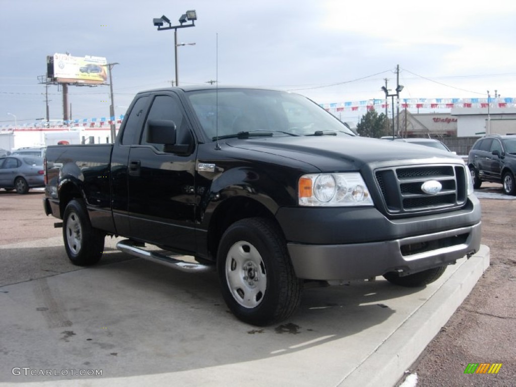 2006 F150 XL Regular Cab - Black / Tan photo #15