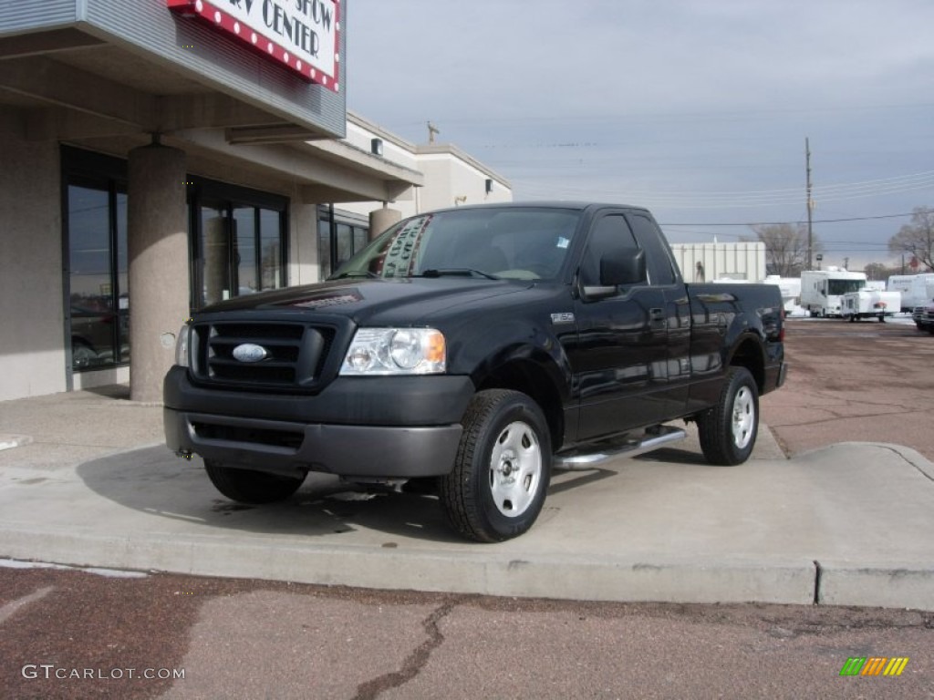 2006 F150 XL Regular Cab - Black / Tan photo #17