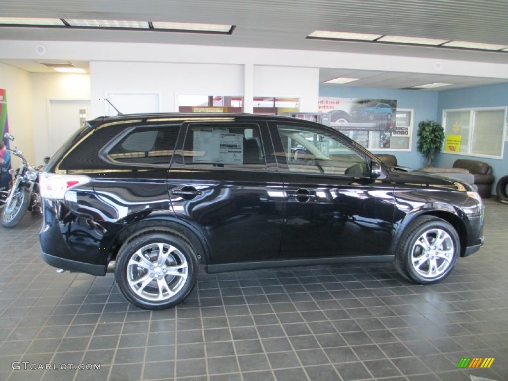 Labrador Black Pearl 2014 Mitsubishi Outlander SE Exterior Photo #90526489