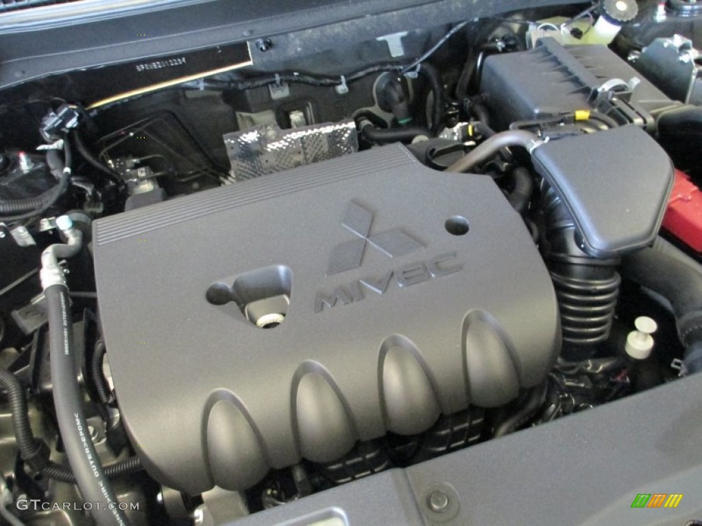 2014 Mitsubishi Outlander SE Engine Photos