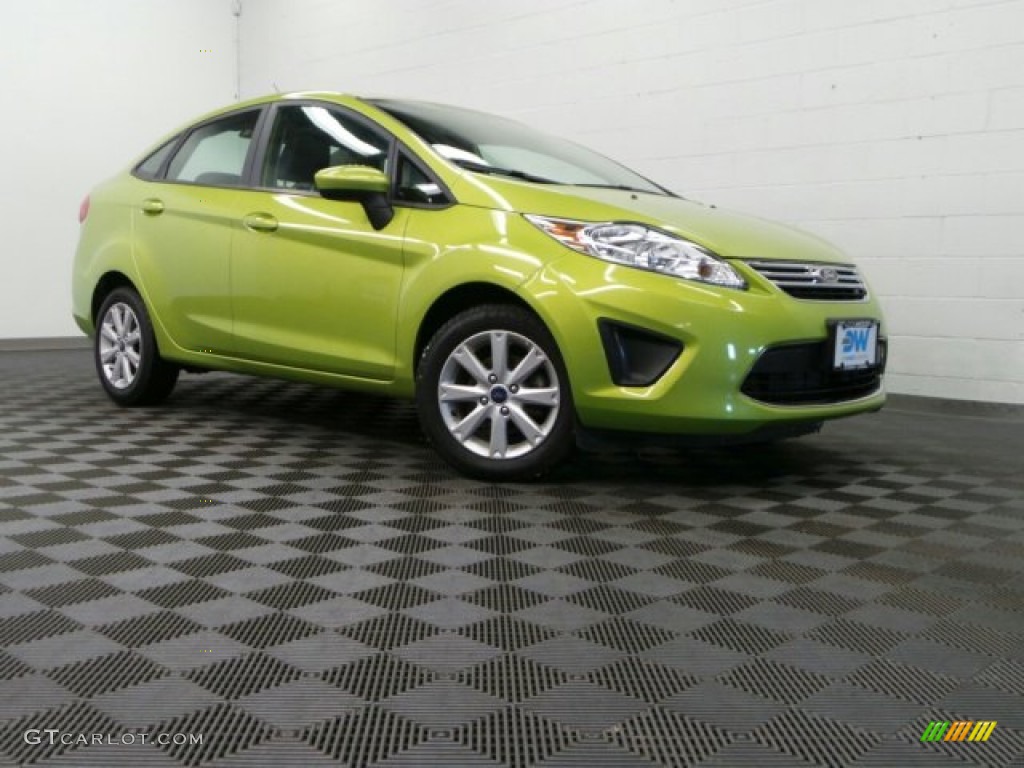 2012 Fiesta SE Sedan - Lime Squeeze Metallic / Charcoal Black photo #1