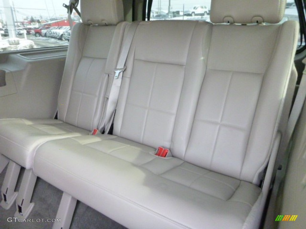 2011 Navigator L 4x4 - White Platinum Tri-Coat / Stone photo #11