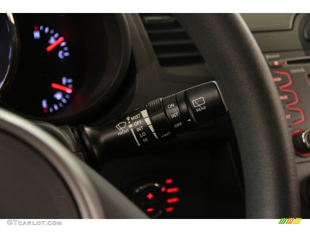 2010 Kia Soul + Controls Photo #90531968