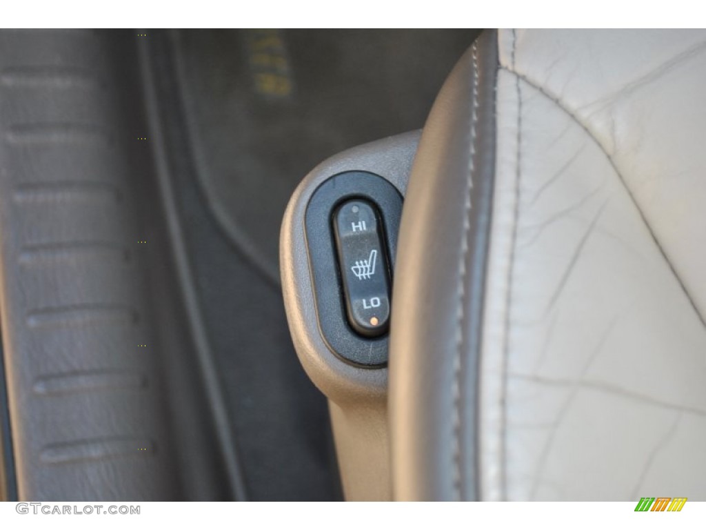 2002 PT Cruiser Limited - Inca Gold Pearlcoat / Taupe photo #17