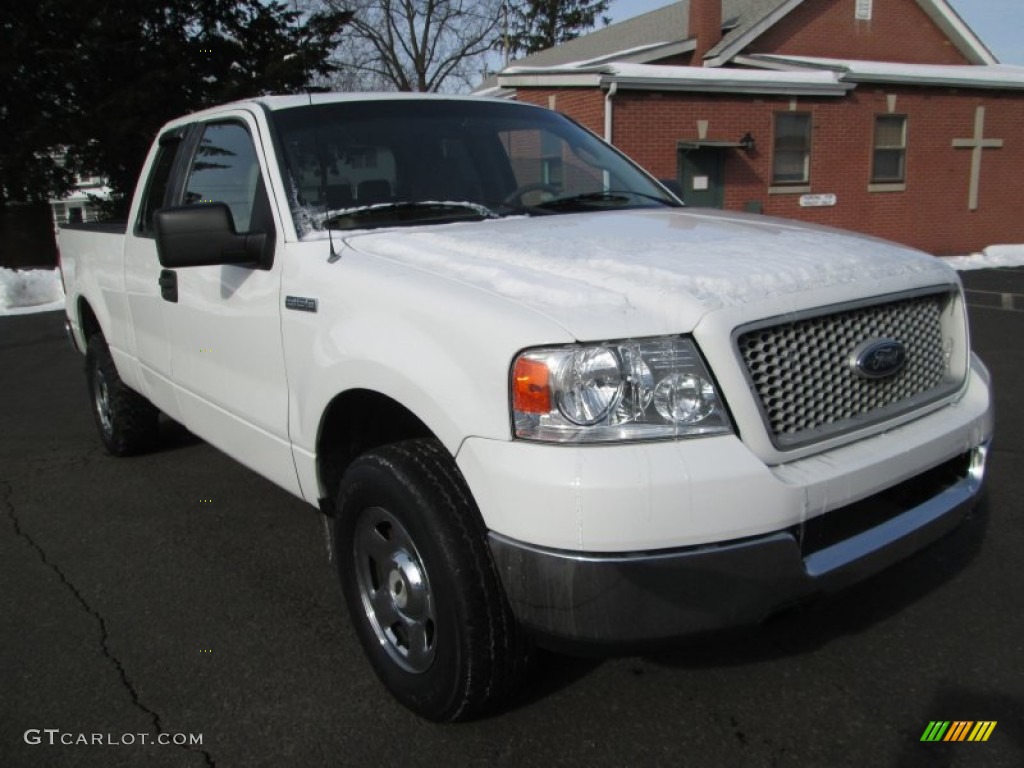 2005 F150 XLT SuperCab 4x4 - Oxford White / Tan photo #11
