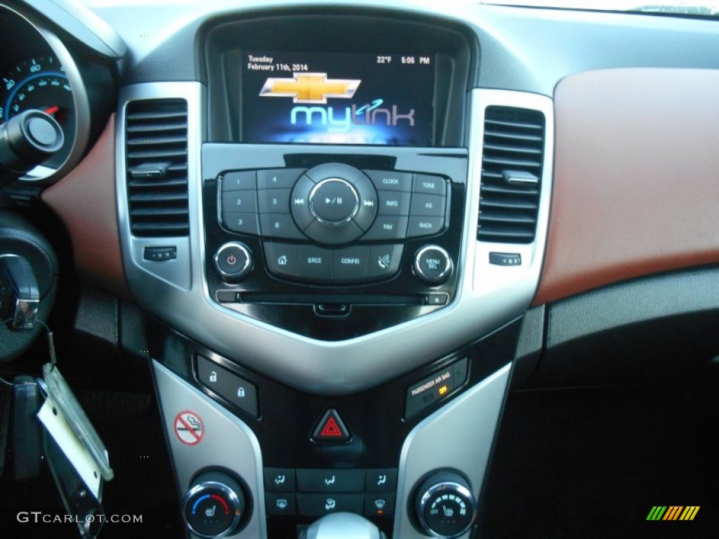 2013 Chevrolet Cruze LT Controls Photo #90545228