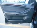 Black - ML 350 BlueTEC 4Matic Photo No. 7