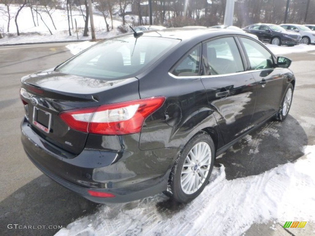 2012 Focus SEL Sedan - Tuxedo Black Metallic / Charcoal Black Leather photo #5