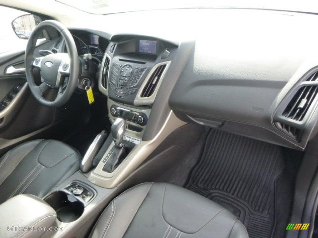 2012 Focus SEL Sedan - Tuxedo Black Metallic / Charcoal Black Leather photo #11