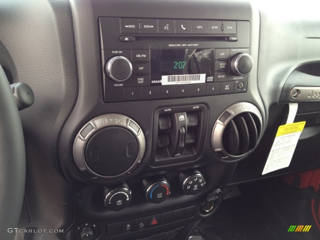 2014 Jeep Wrangler Unlimited Sport 4x4 Controls Photo #90552050