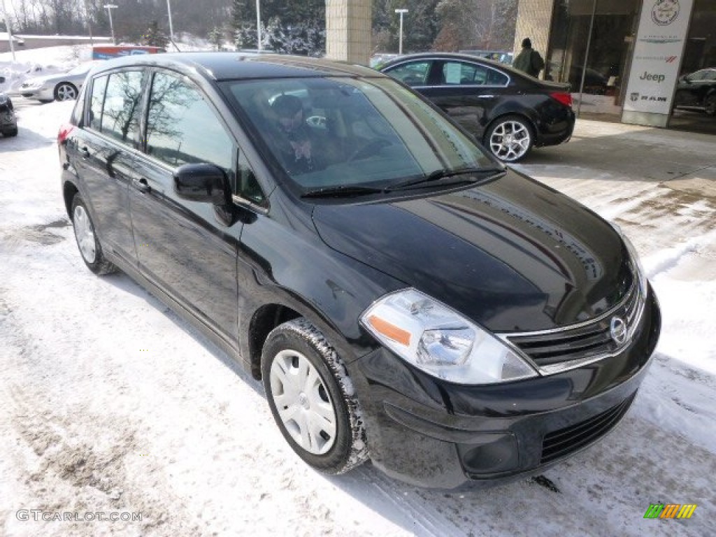 2011 Versa 1.8 S Hatchback - Espresso Black / Charcoal photo #2