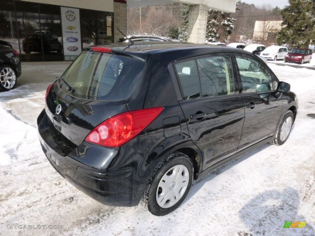 2011 Versa 1.8 S Hatchback - Espresso Black / Charcoal photo #8