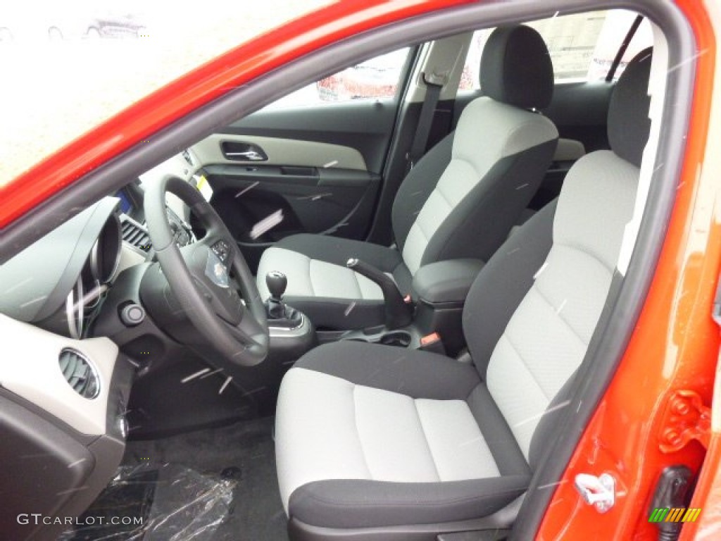 2014 Cruze LS - Red Hot / Jet Black/Medium Titanium photo #10