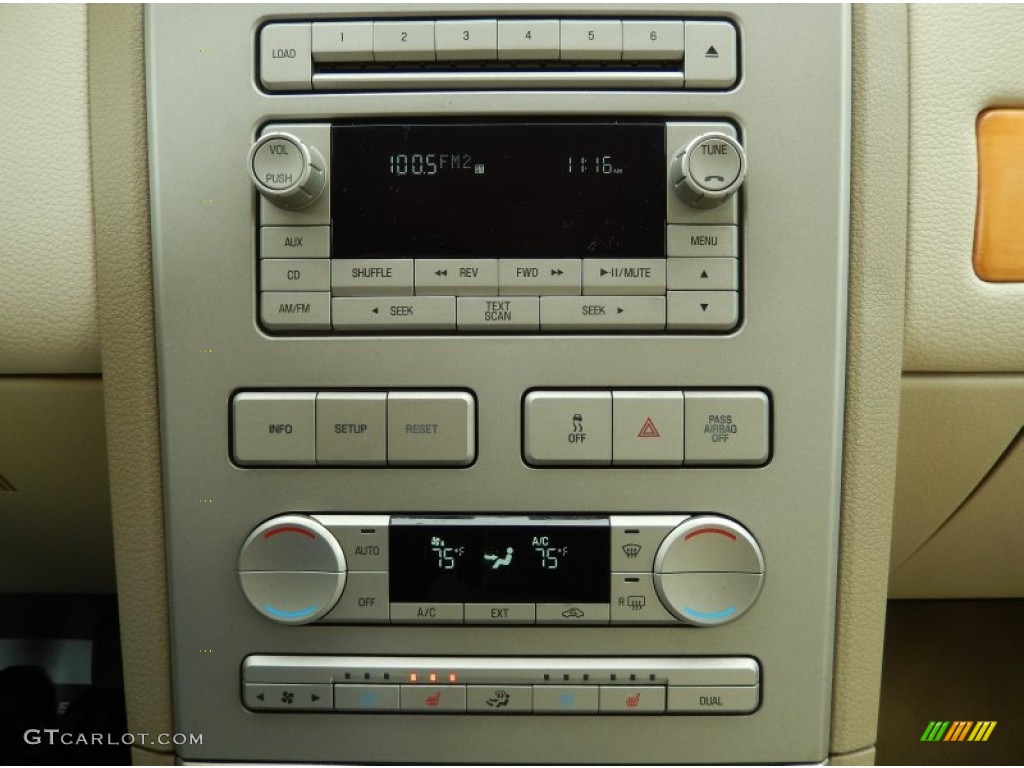 2007 Lincoln MKX Standard MKX Model Controls Photo #90564388