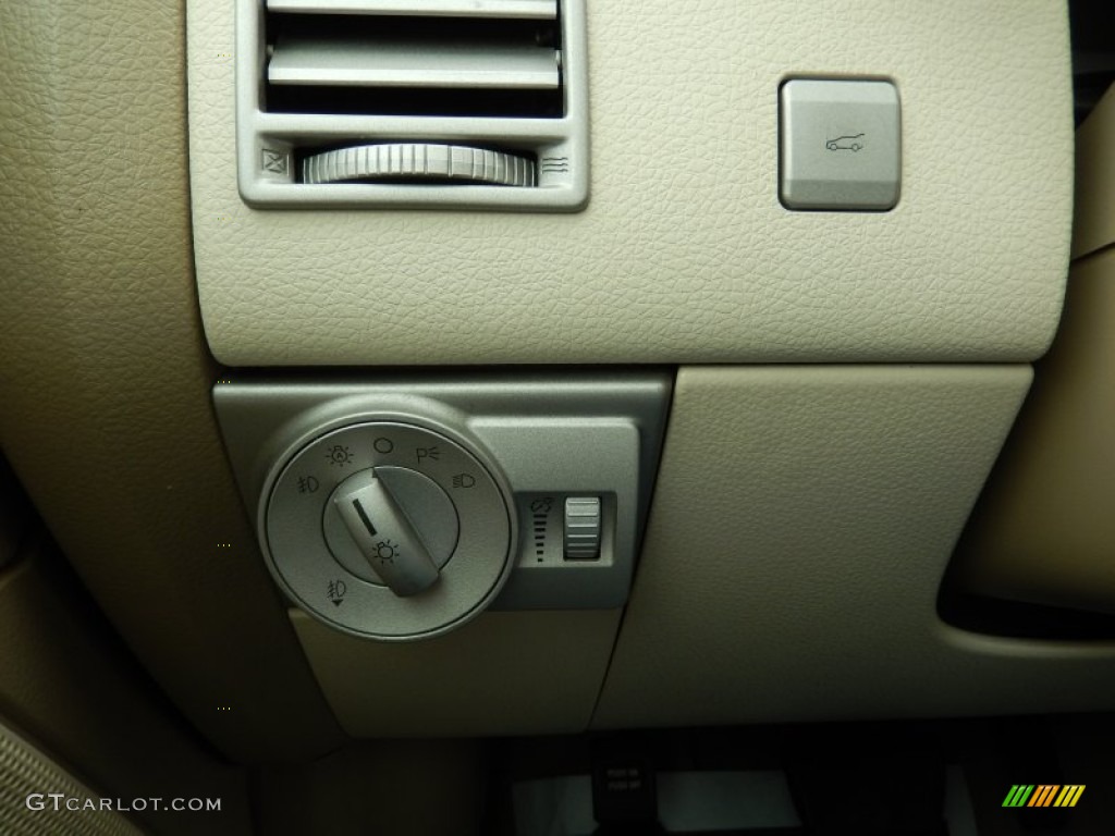 2007 Lincoln MKX Standard MKX Model Controls Photo #90564410