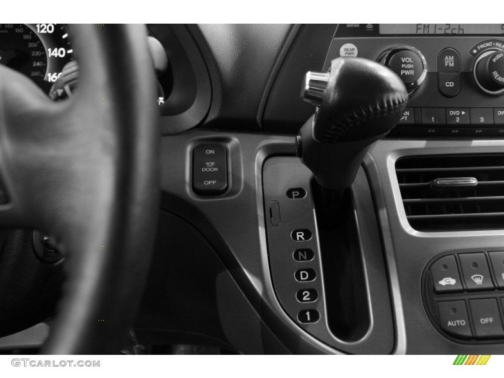 2006 Honda Odyssey EX-L Transmission Photos