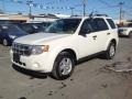 White Suede - Escape XLT 4WD Photo No. 3