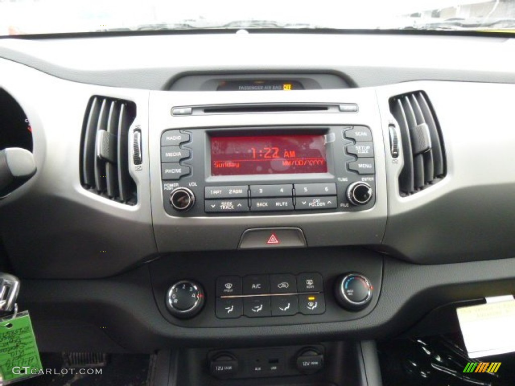2014 Kia Sportage LX Controls Photos