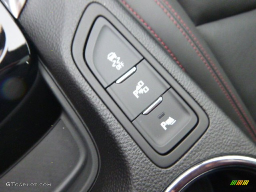 2014 Chevrolet SS Sedan Controls Photos