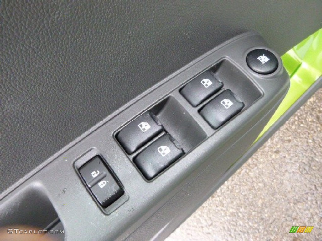 2014 Spark LT - Jalapeno / Silver/Green photo #15