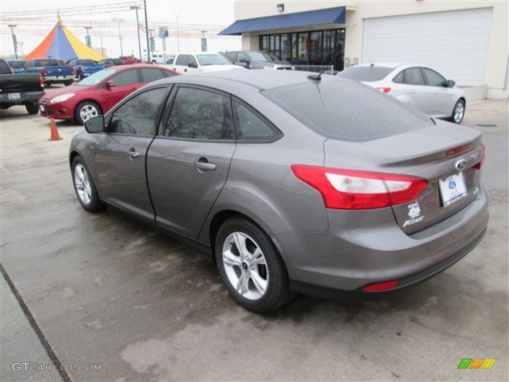 2014 Focus SE Sedan - Sterling Gray / Charcoal Black photo #5