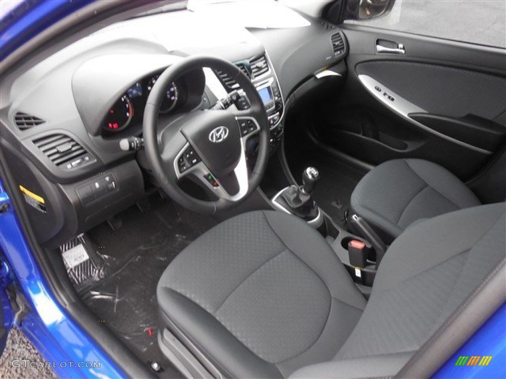Black Interior 2014 Hyundai Accent SE 5 Door Photo #90596871