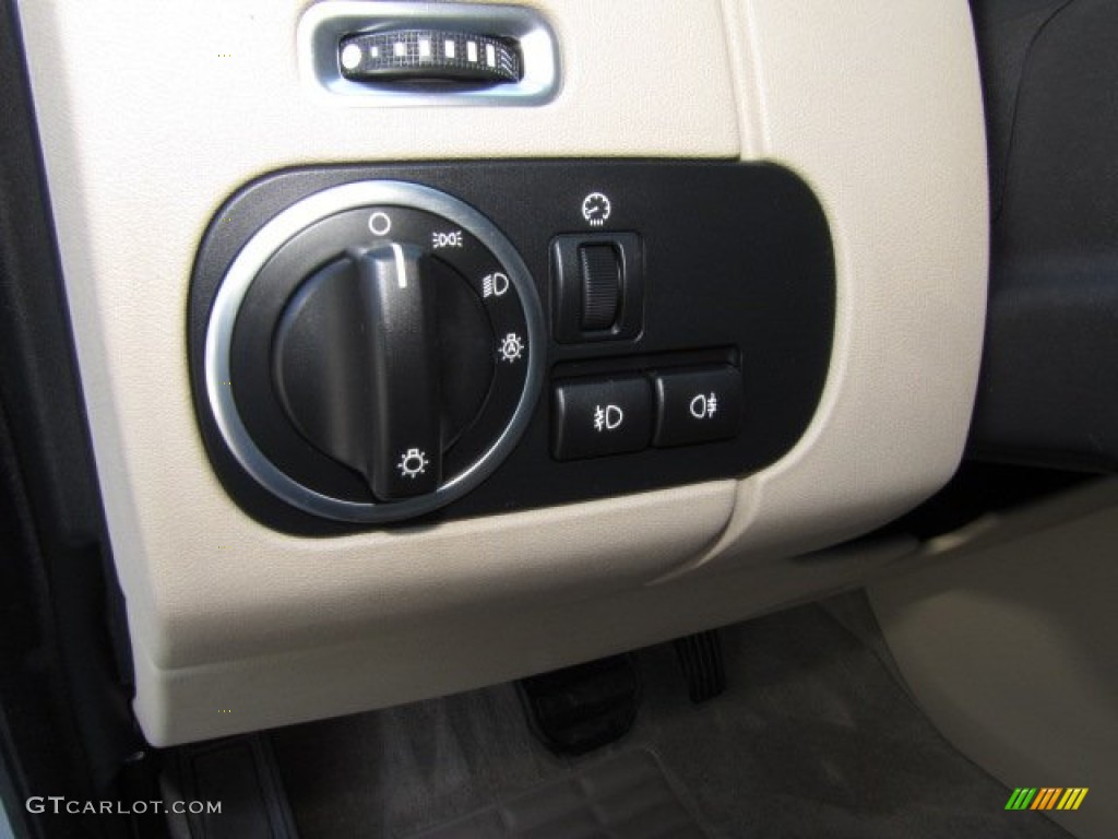 2012 Land Rover LR4 HSE Controls Photo #90605369