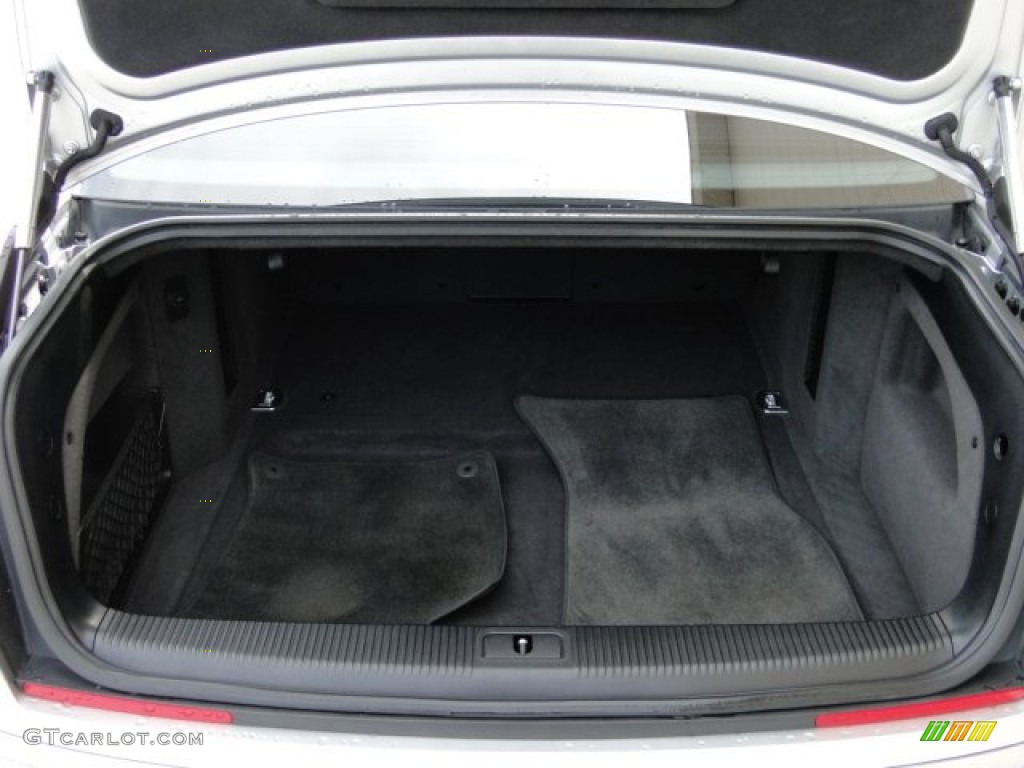 2007 Audi A8 L 4.2 quattro Trunk Photos
