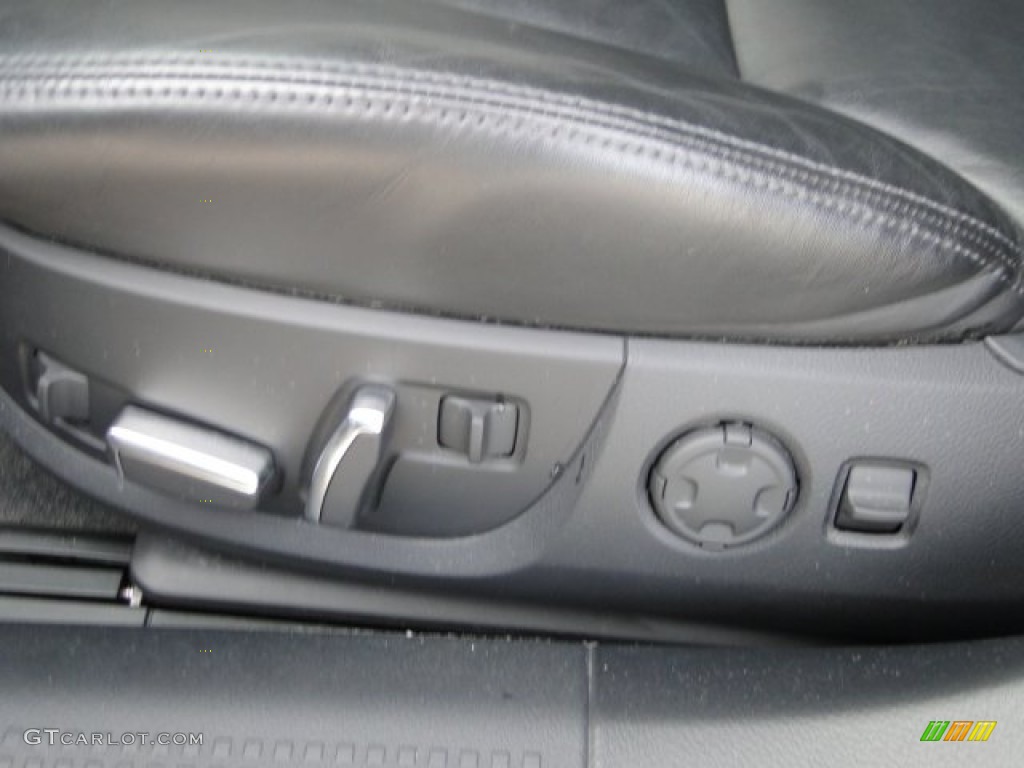 2007 Audi A8 L 4.2 quattro Controls Photos
