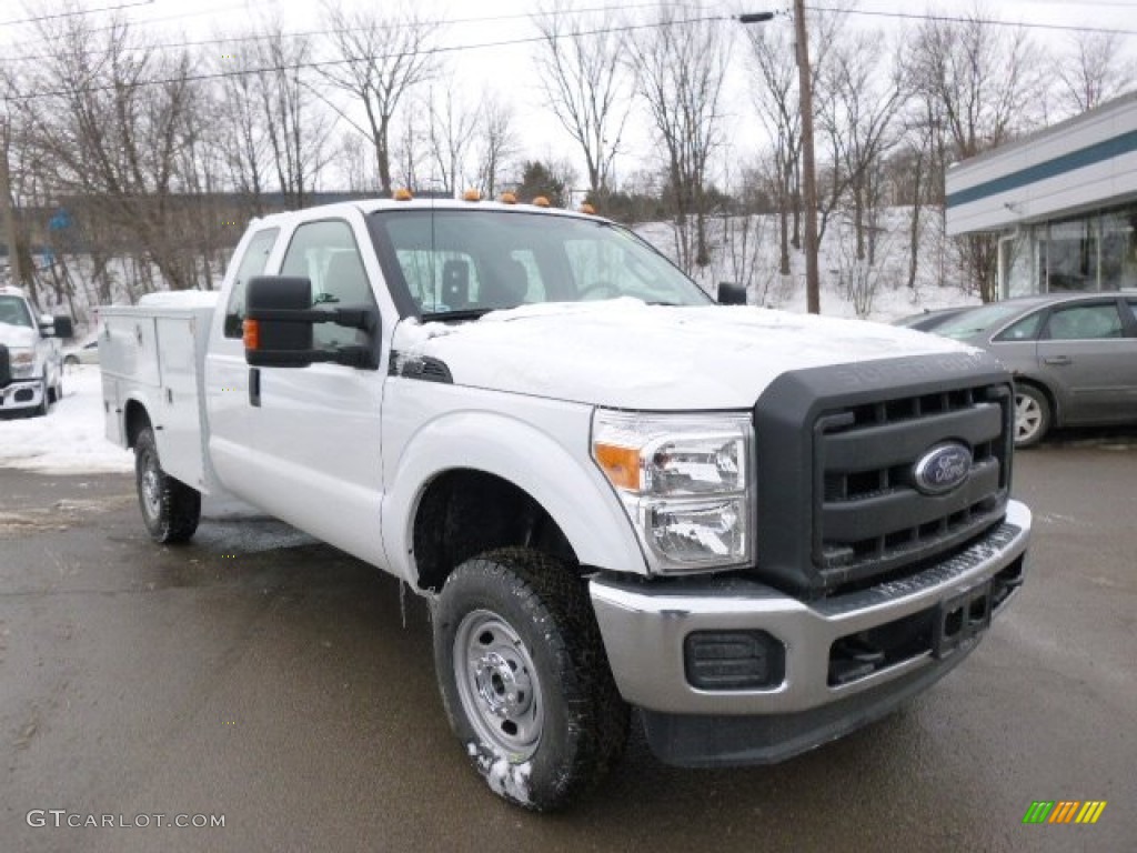 2014 F350 Super Duty XL SuperCab 4x4 Utility Truck - Oxford White / Steel photo #2