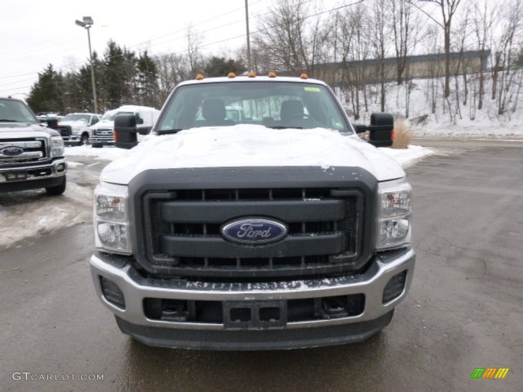 2014 F350 Super Duty XL SuperCab 4x4 Utility Truck - Oxford White / Steel photo #3