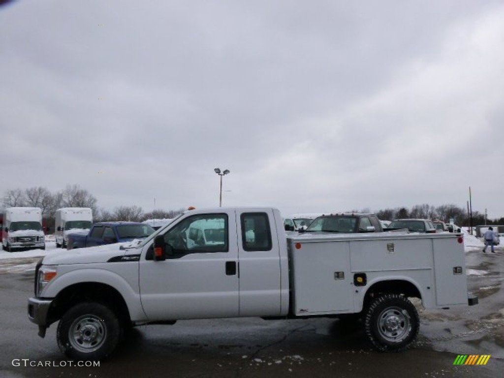 2014 F350 Super Duty XL SuperCab 4x4 Utility Truck - Oxford White / Steel photo #5