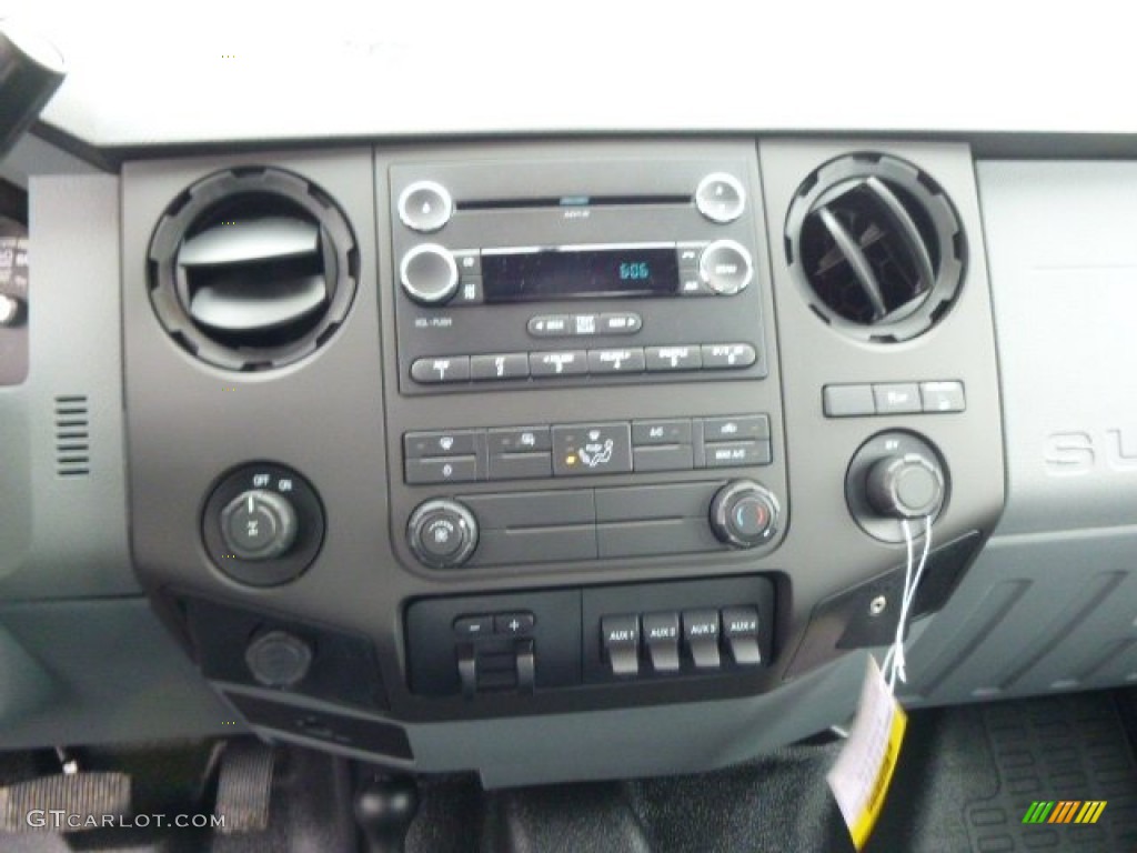 2014 F350 Super Duty XL SuperCab 4x4 Utility Truck - Oxford White / Steel photo #16