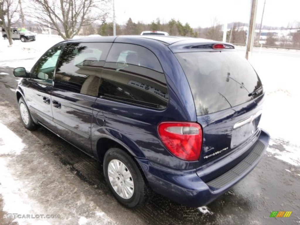 2005 Town & Country LX - Midnight Blue Pearl / Medium Slate Gray photo #6