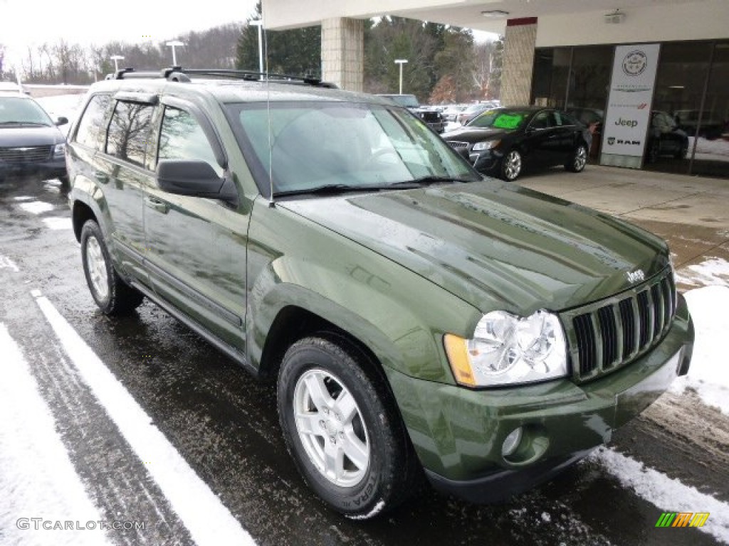 2007 Grand Cherokee Laredo 4x4 - Jeep Green Metallic / Medium Slate Gray photo #2