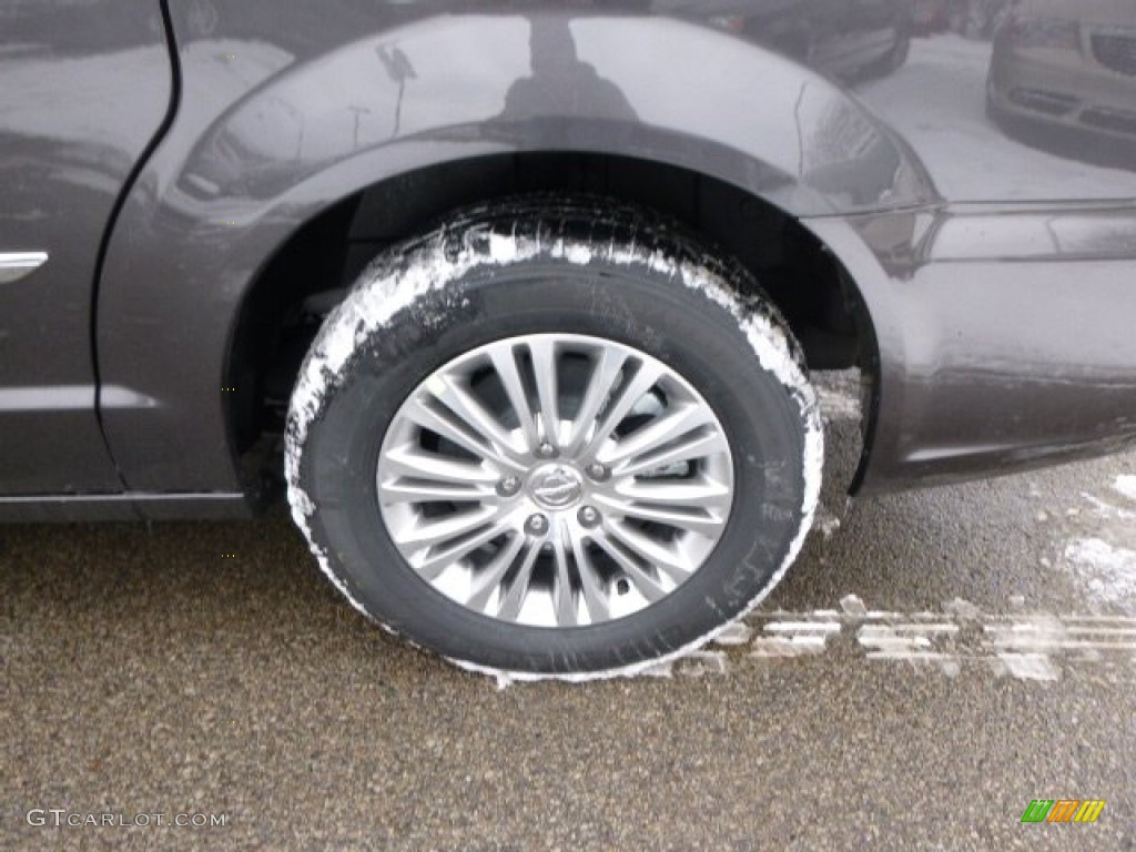 2014 Chrysler Town & Country 30th Anniversary Edition Wheel Photo #90616284