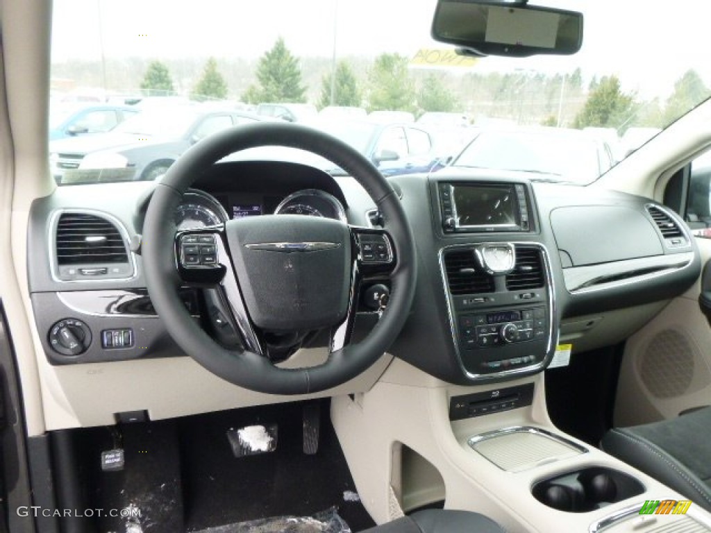 2014 Chrysler Town & Country 30th Anniversary Edition Dashboard Photos