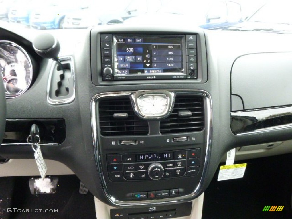 2014 Chrysler Town & Country 30th Anniversary Edition Controls Photo #90616400