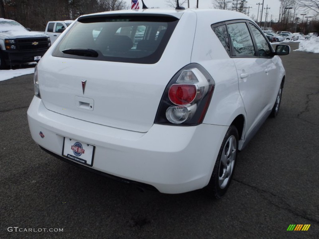 2010 Vibe 1.8L - Ultra White / Ebony photo #7