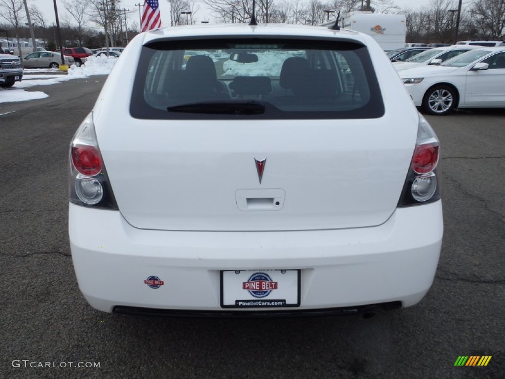 2010 Vibe 1.8L - Ultra White / Ebony photo #8