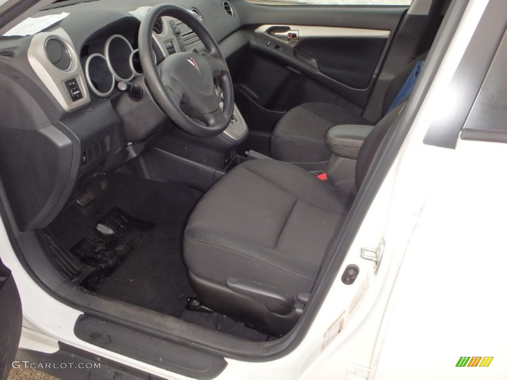 2010 Vibe 1.8L - Ultra White / Ebony photo #10