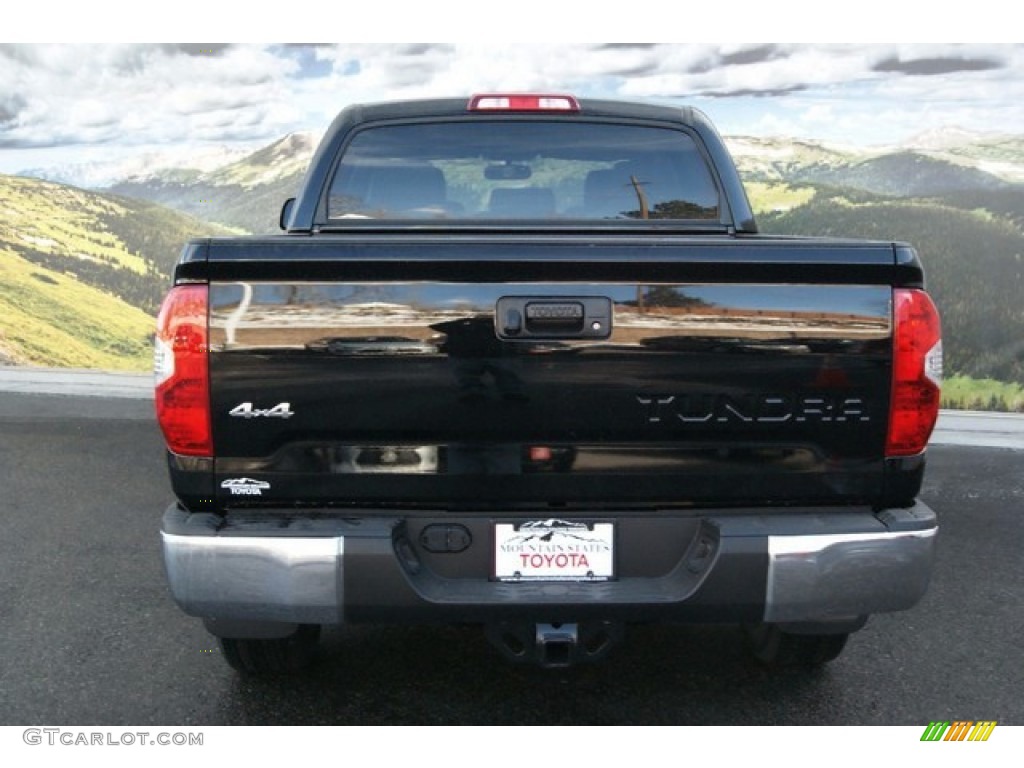 2014 Tundra SR5 Crewmax 4x4 - Black / Graphite photo #4