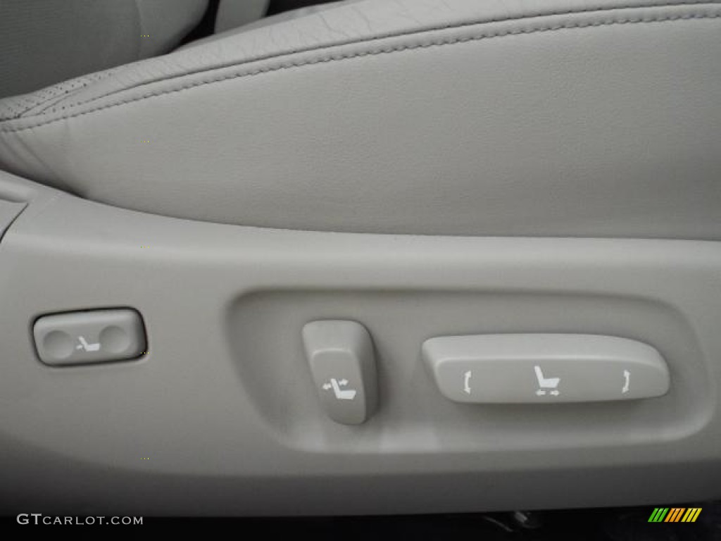 2010 Lexus ES 350 Controls Photo #90623373