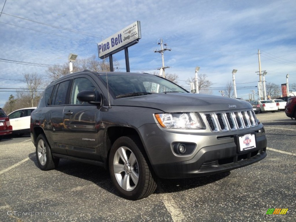 2012 Compass Latitude 4x4 - Mineral Gray Metallic / Dark Slate Gray photo #7