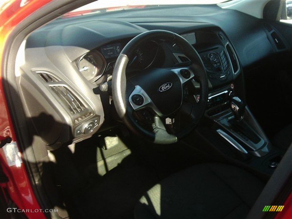 2012 Focus SEL Sedan - Race Red / Charcoal Black photo #13