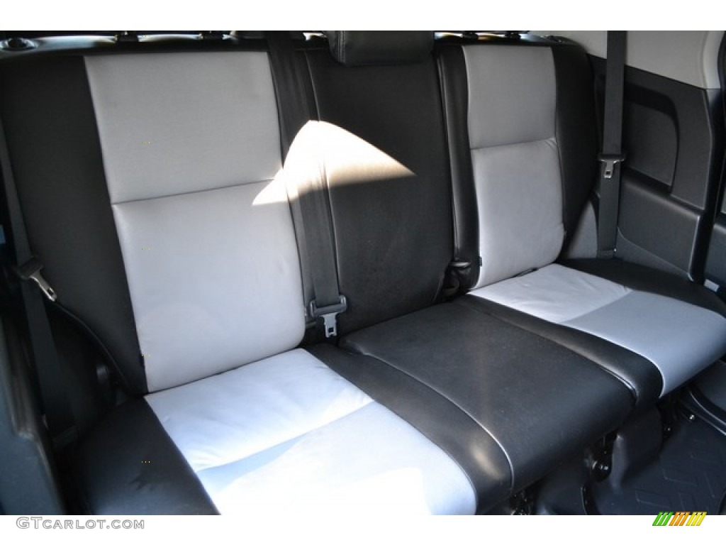 2011 FJ Cruiser TRD - Silver Fresco Metallic / Dark Charcoal photo #19