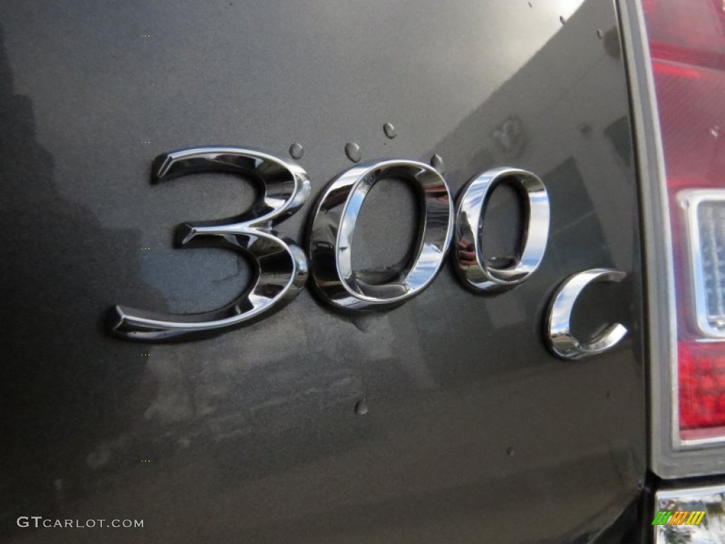 2011 300 C Hemi - Tungsten Metallic / Black photo #17