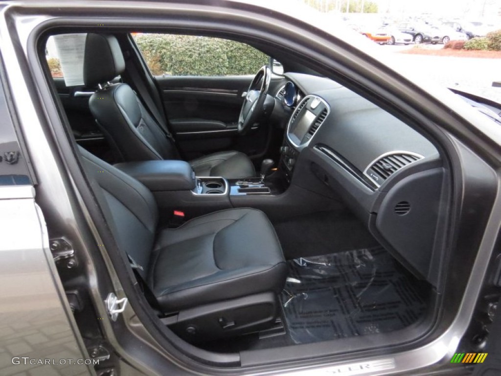 2011 300 C Hemi - Tungsten Metallic / Black photo #21